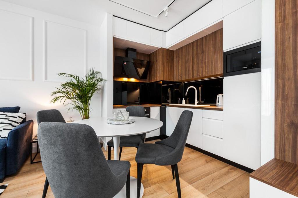 "Nowy Apartament" Sypialnia , Garaz, 1500 M Od Morza, Netflix 그단스크 외부 사진